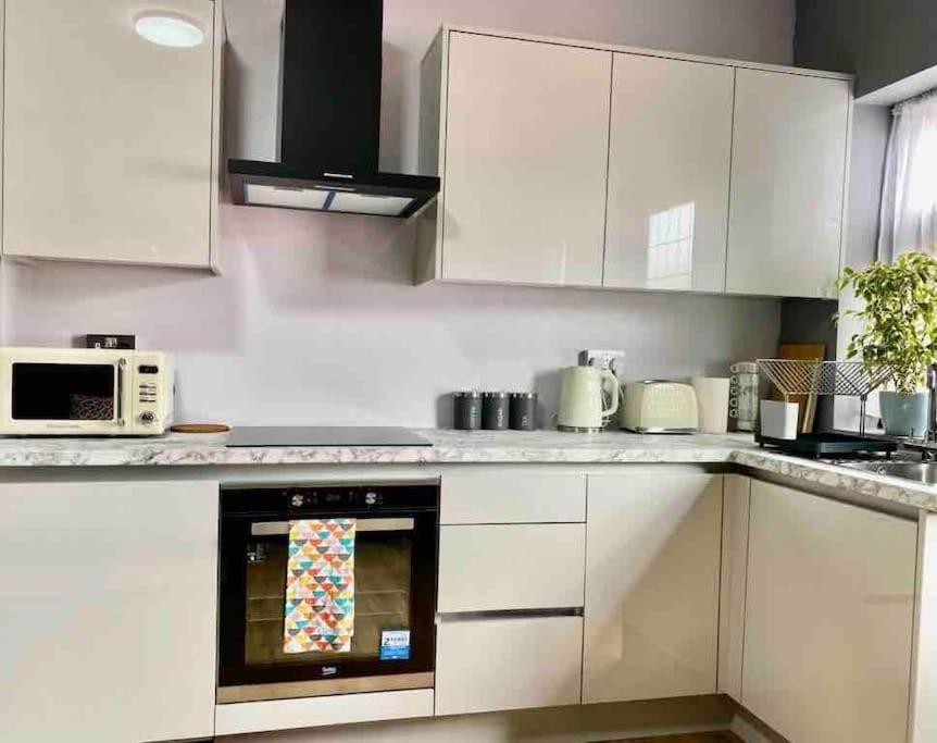Lovely 1 Bed Studio Apartment With Free Parking Oxford Ngoại thất bức ảnh